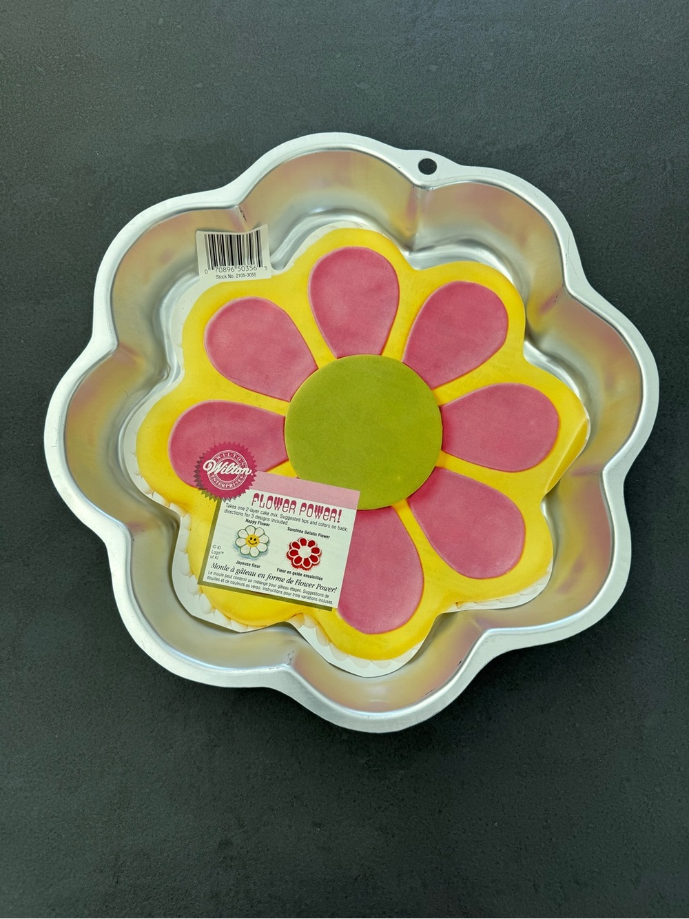 New Wilton Flower Power Cake Pan